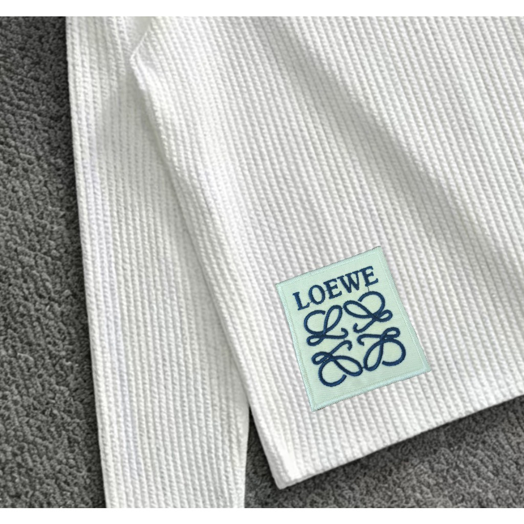 <p>Loewe 高品质男士卫衣(白)</p>