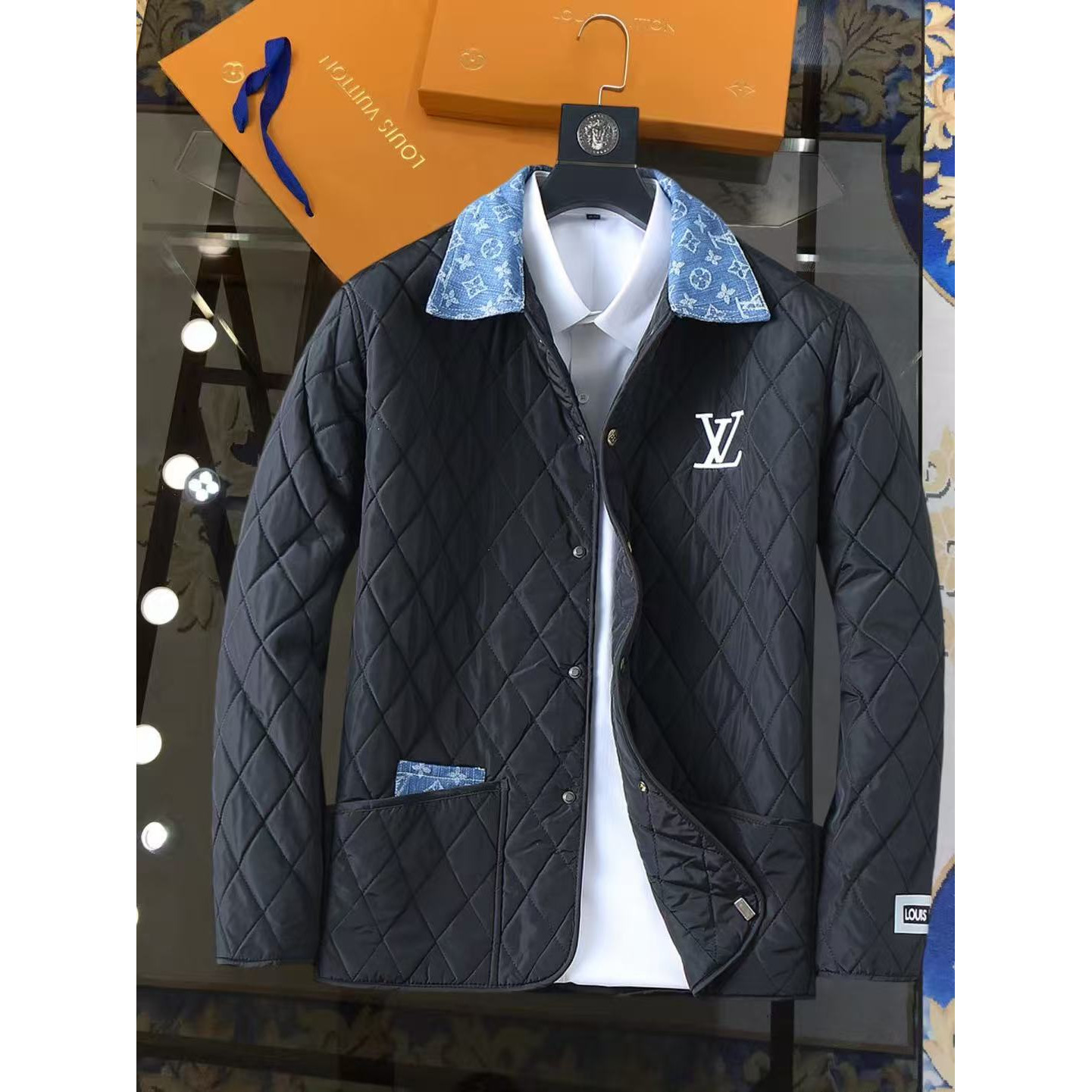 <p>LV 加厚棉服外套(黑)</p>