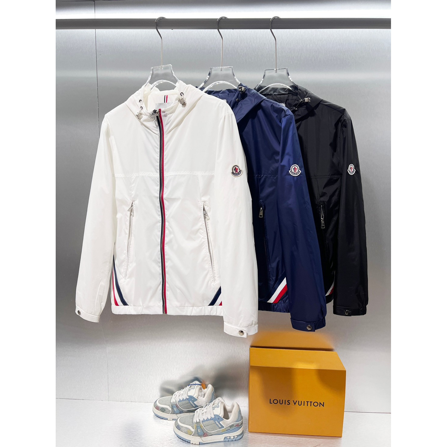 <p>MONCLER 夹克外套(黑)</p>