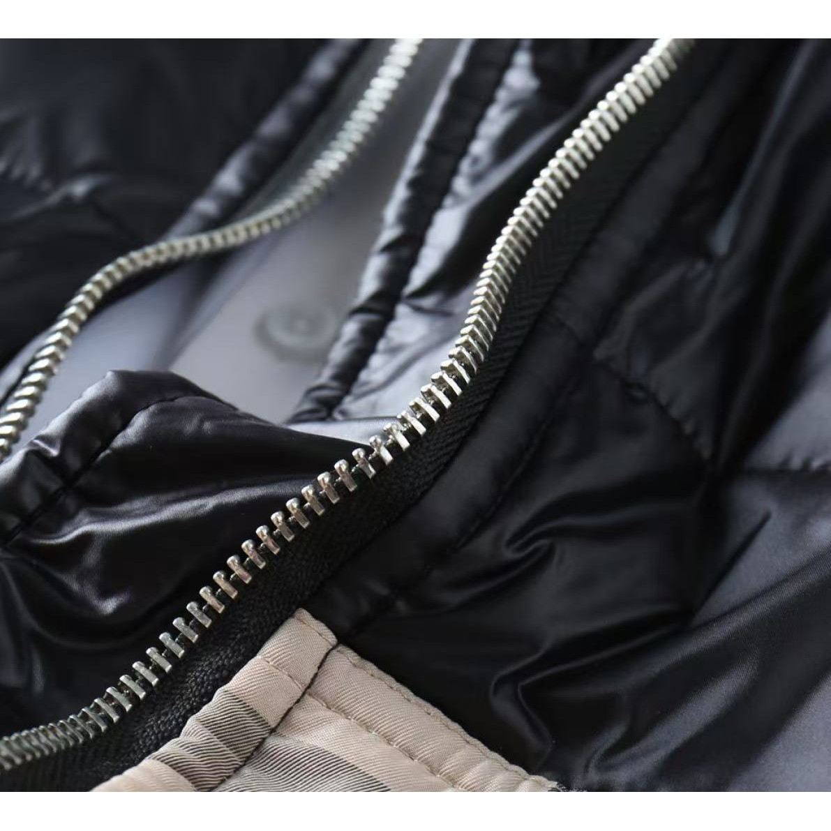 <p>BURBERRY 新款羽绒服(卡其)</p>