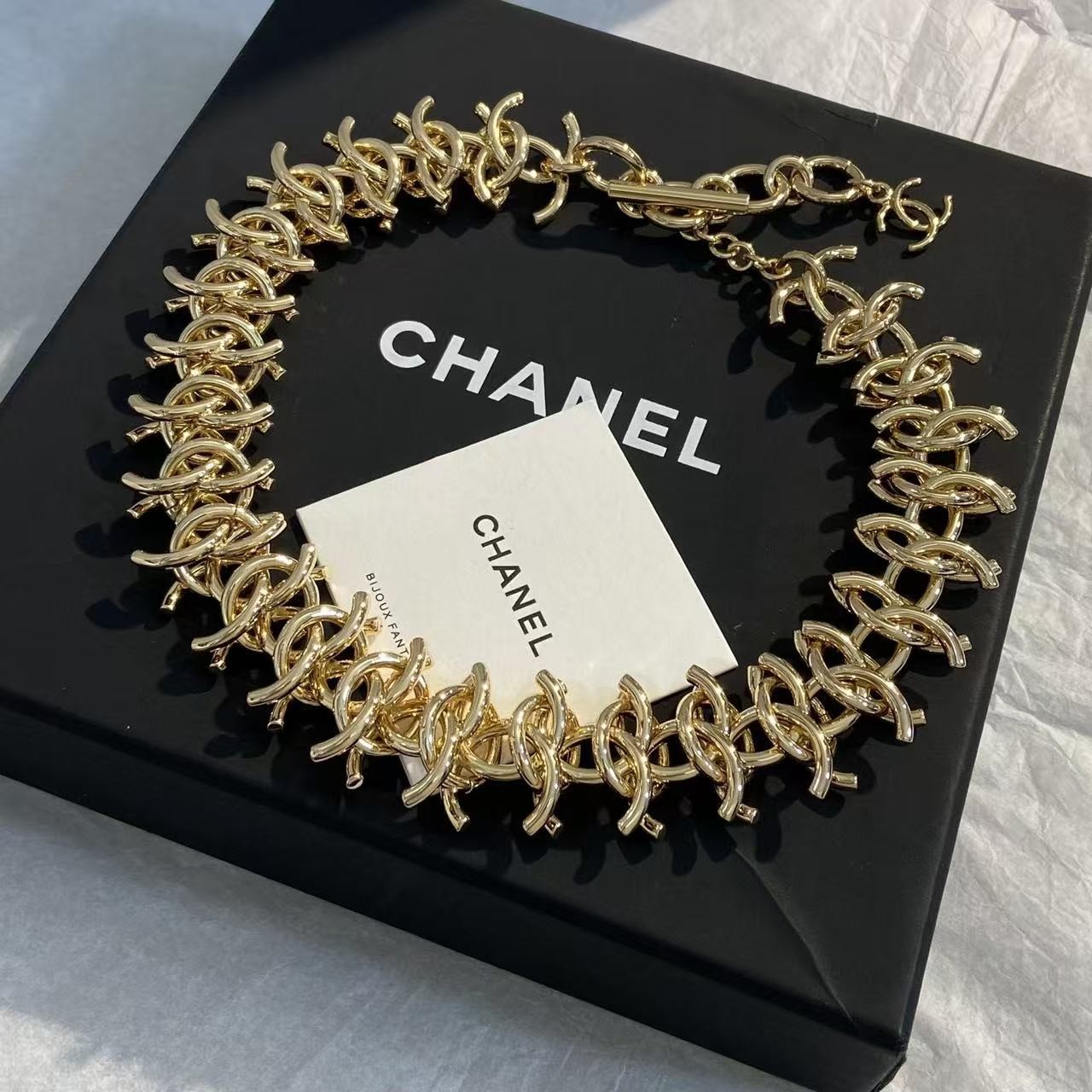 <p>CHANEL 金色多c重叠项链</p>