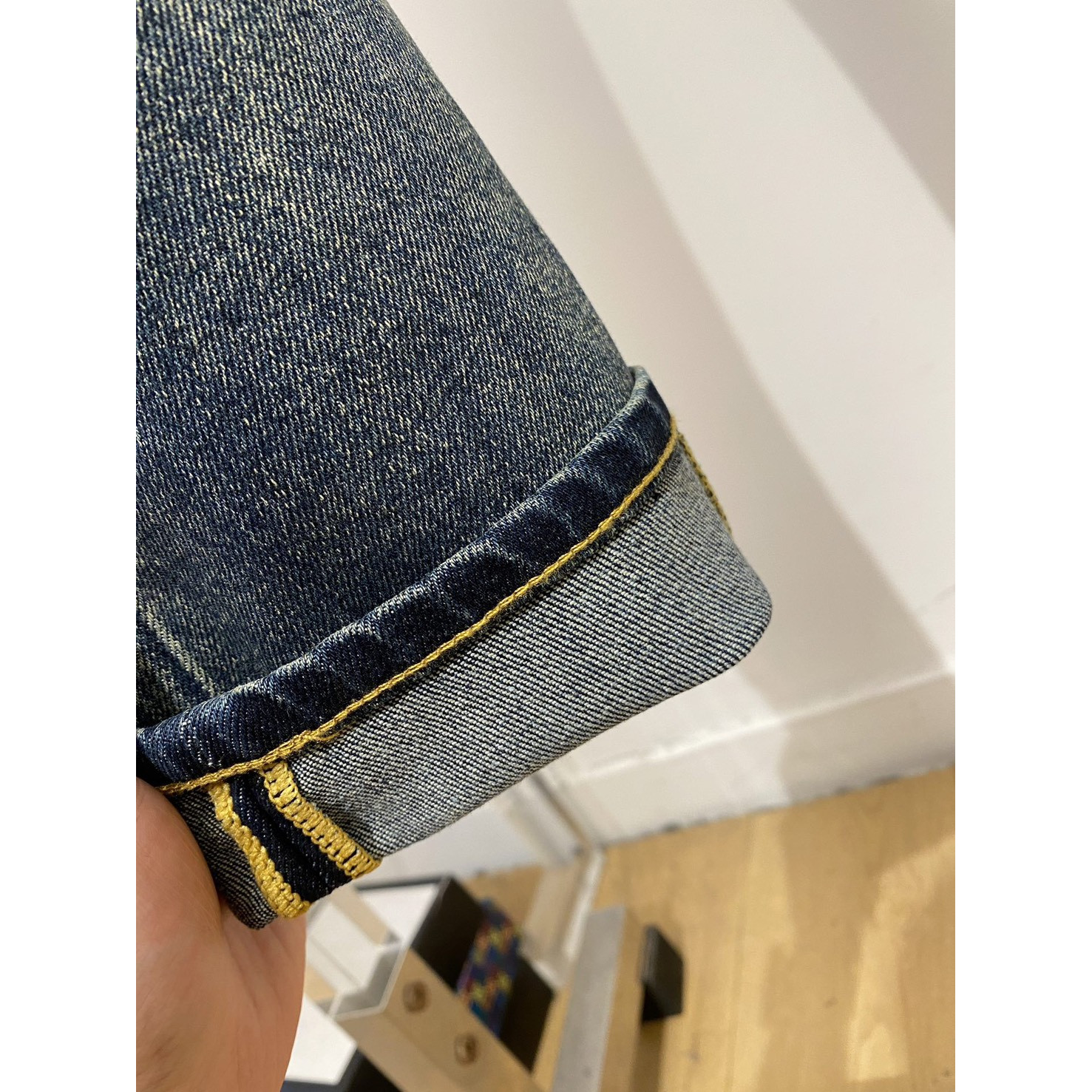 <p>GUCCI&nbsp;休闲牛仔裤</p>