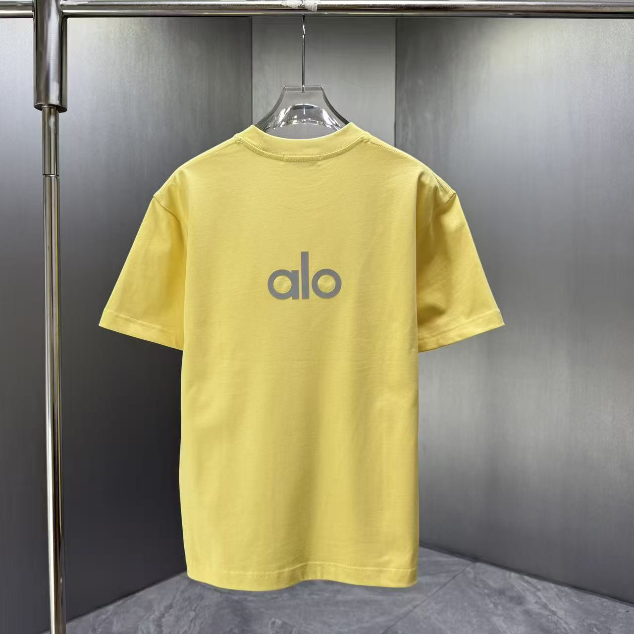 <p>ALO 短袖T恤 厚板 (黃)</p>