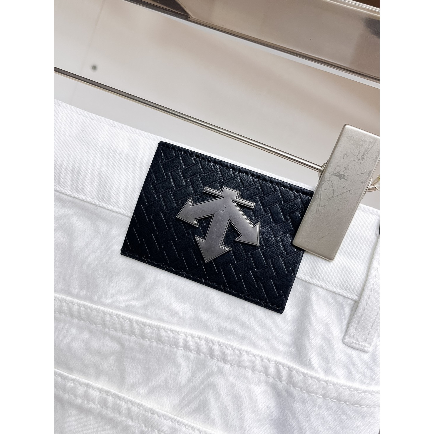 <p>Descente 牛仔裤(白)</p>