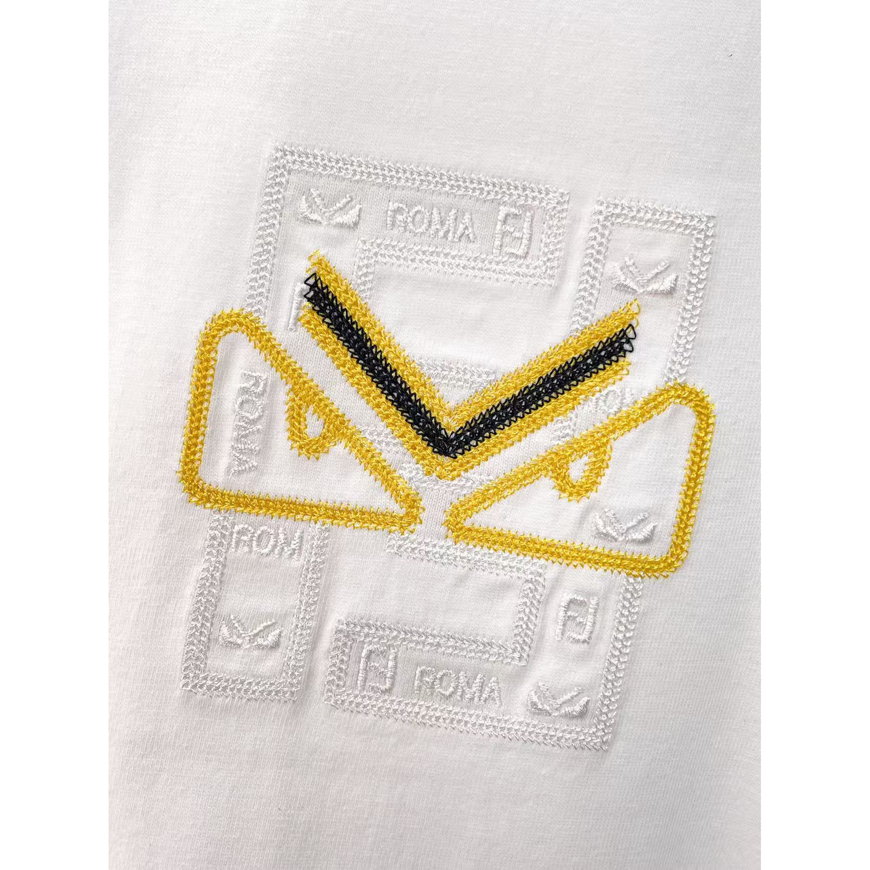 <p>FENDI 专柜新款短袖T恤(白)</p>