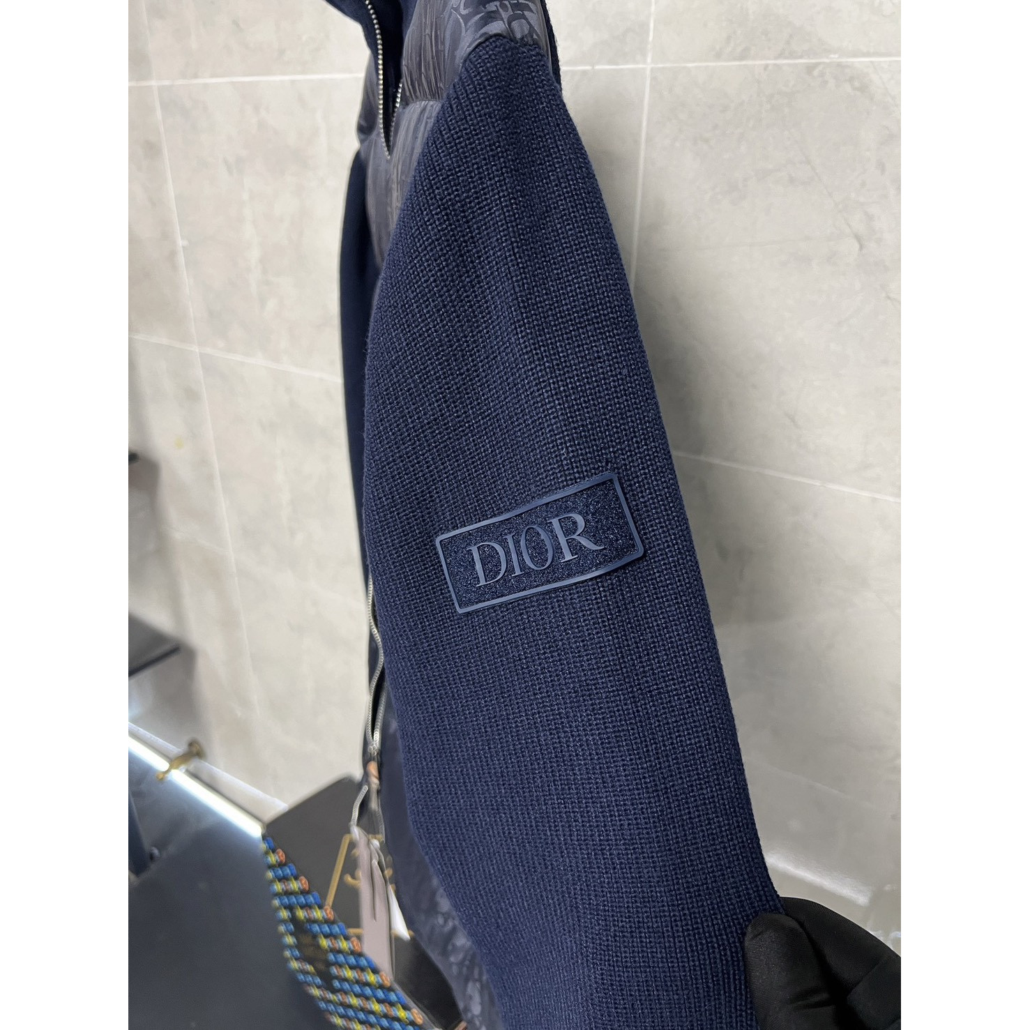 <p>Dior 经典针织羽绒款(藏青色)</p>