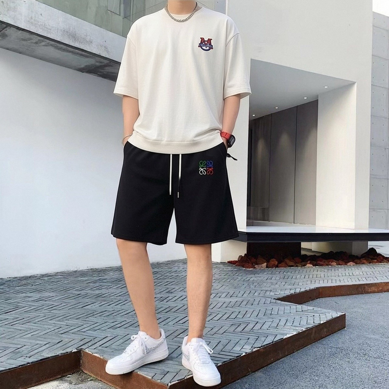 <p>MONCLER 针织衫圆领(白)</p>