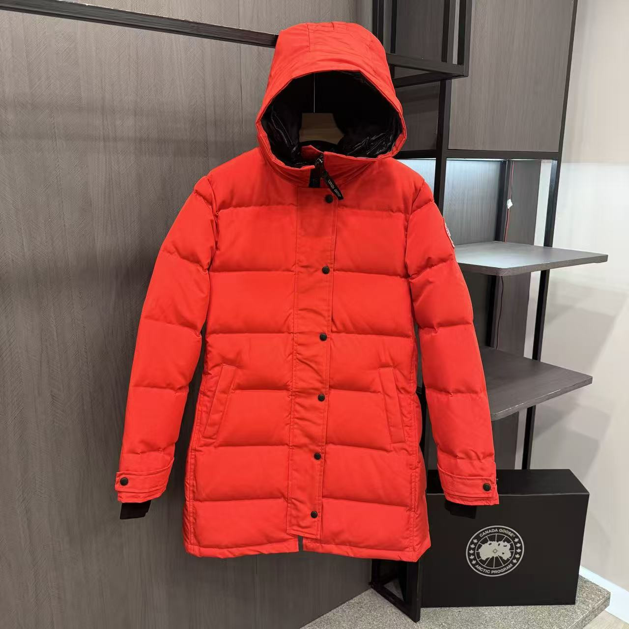 <p>Canada Goose Shelburn*派克大衣羽绒服(橘紅)</p>