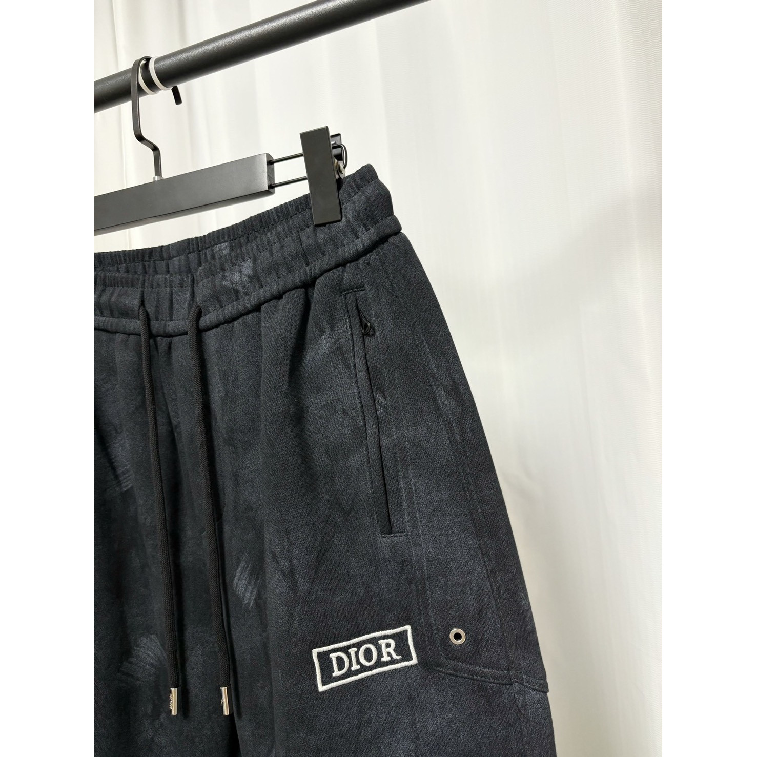 <p>Dior 休闲长裤(黑)</p>