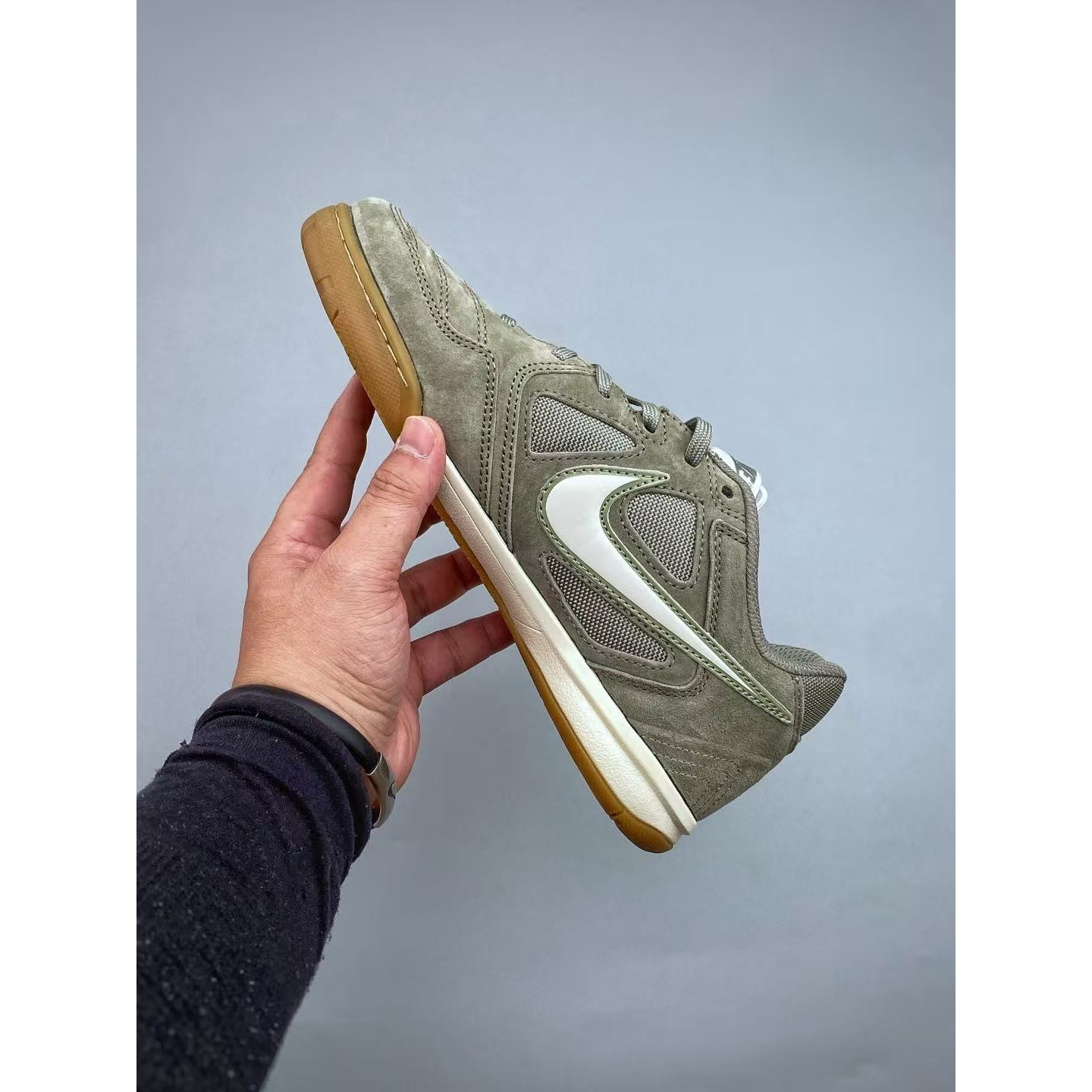 <p>NIKE GATO 低帮生活休闲鞋(軍綠)</p>