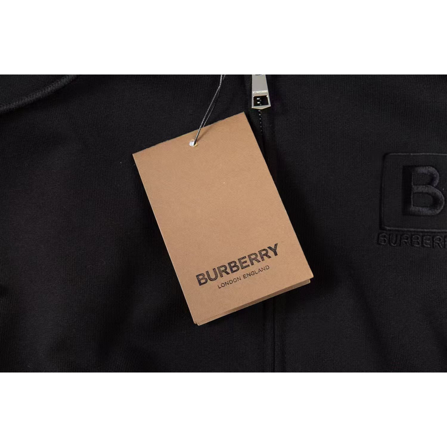 <p>Burberry B字母logo绣花连帽开衫卫衣(黑)</p>