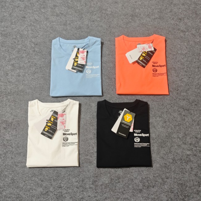 <p>DESCENTE 短袖T恤</p>