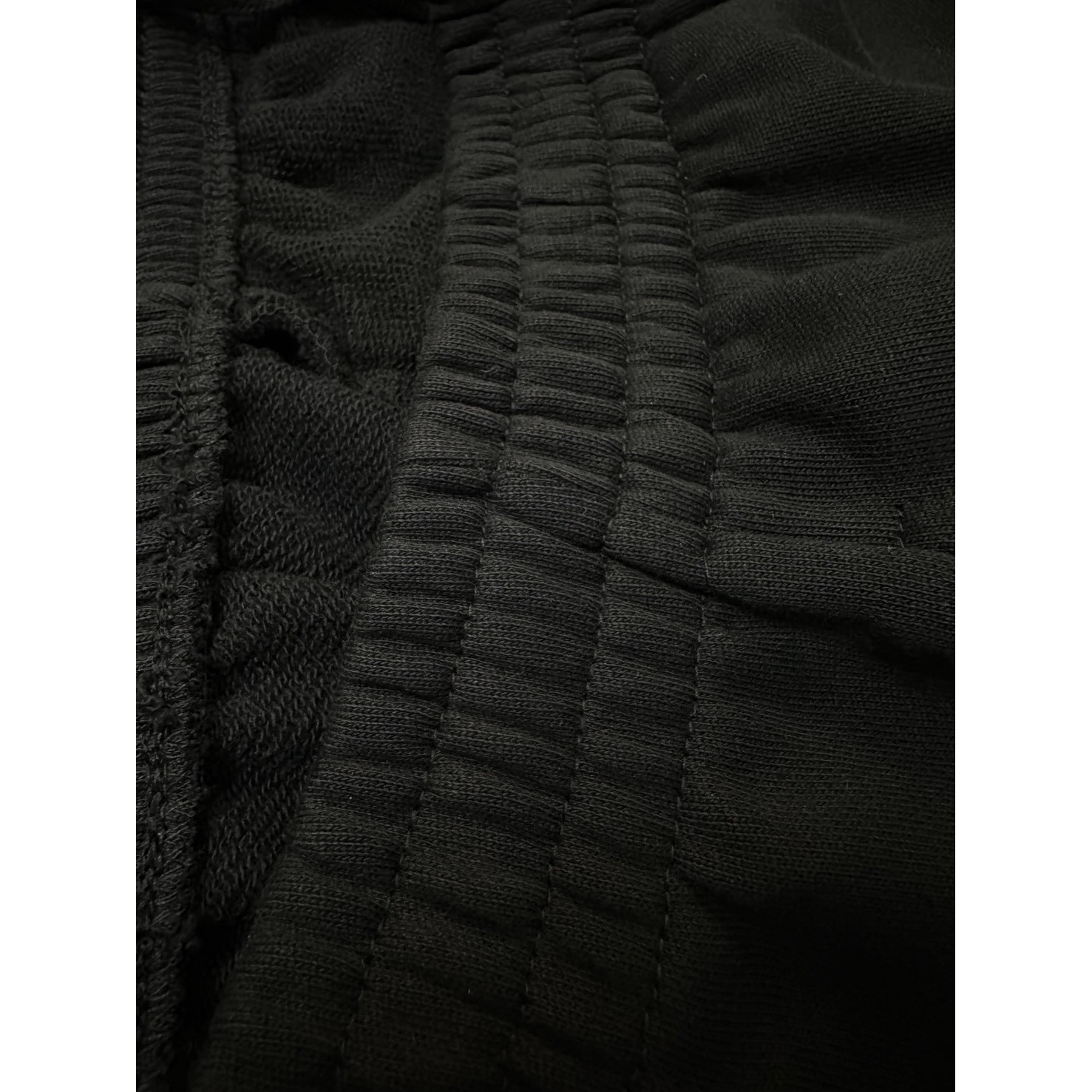 <p>Balenciaga 3m刺绣印花休闲短裤(黑)</p>