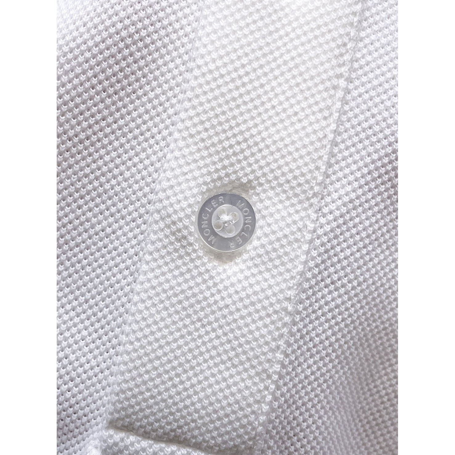 <p>MONCLER&nbsp;短袖翻领polo衫(白)</p>