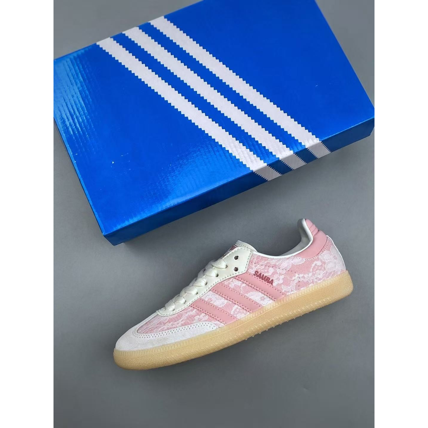 <p>Adidas Samba Vegan 三叶草休闲板鞋(粉色)</p>