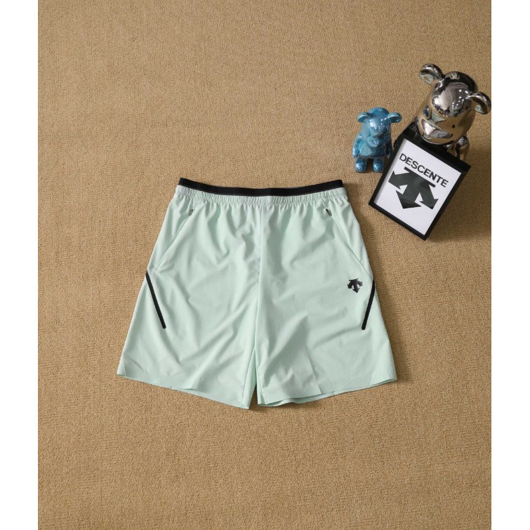 <p>DESCENTE RUNNING 系列男款三分運動短褲</p>