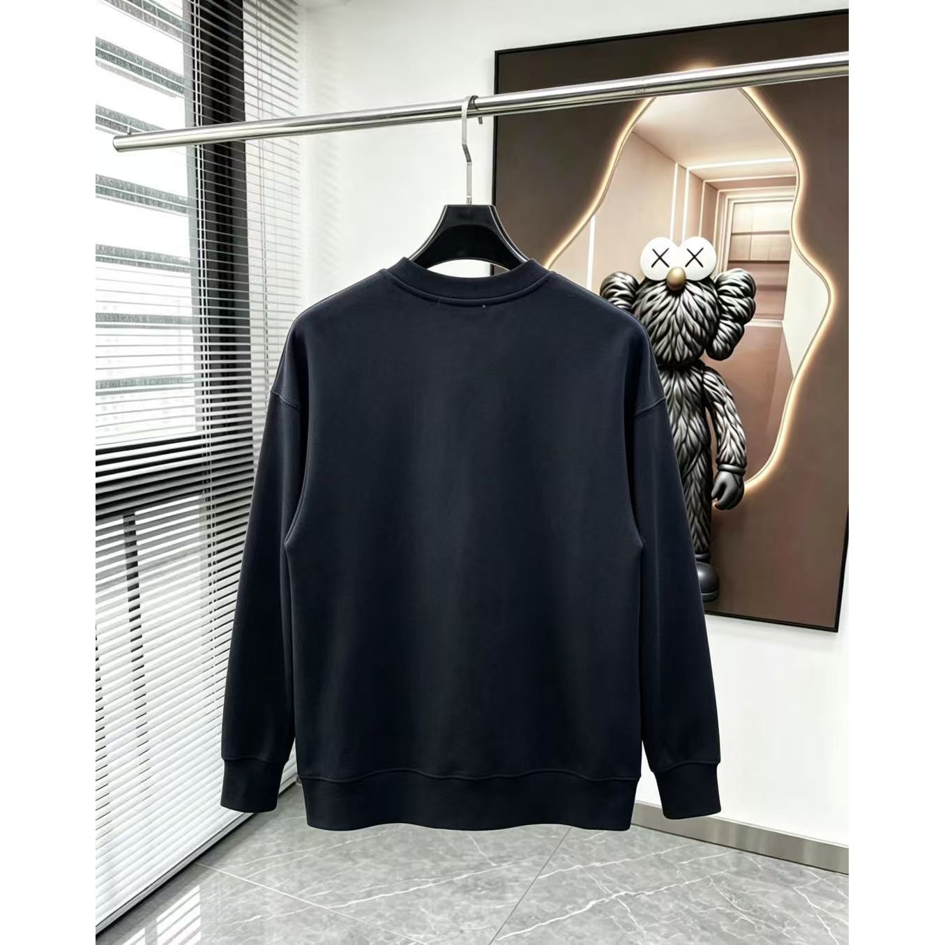 <p>PRADA 圓領長袖T恤(黑)</p>