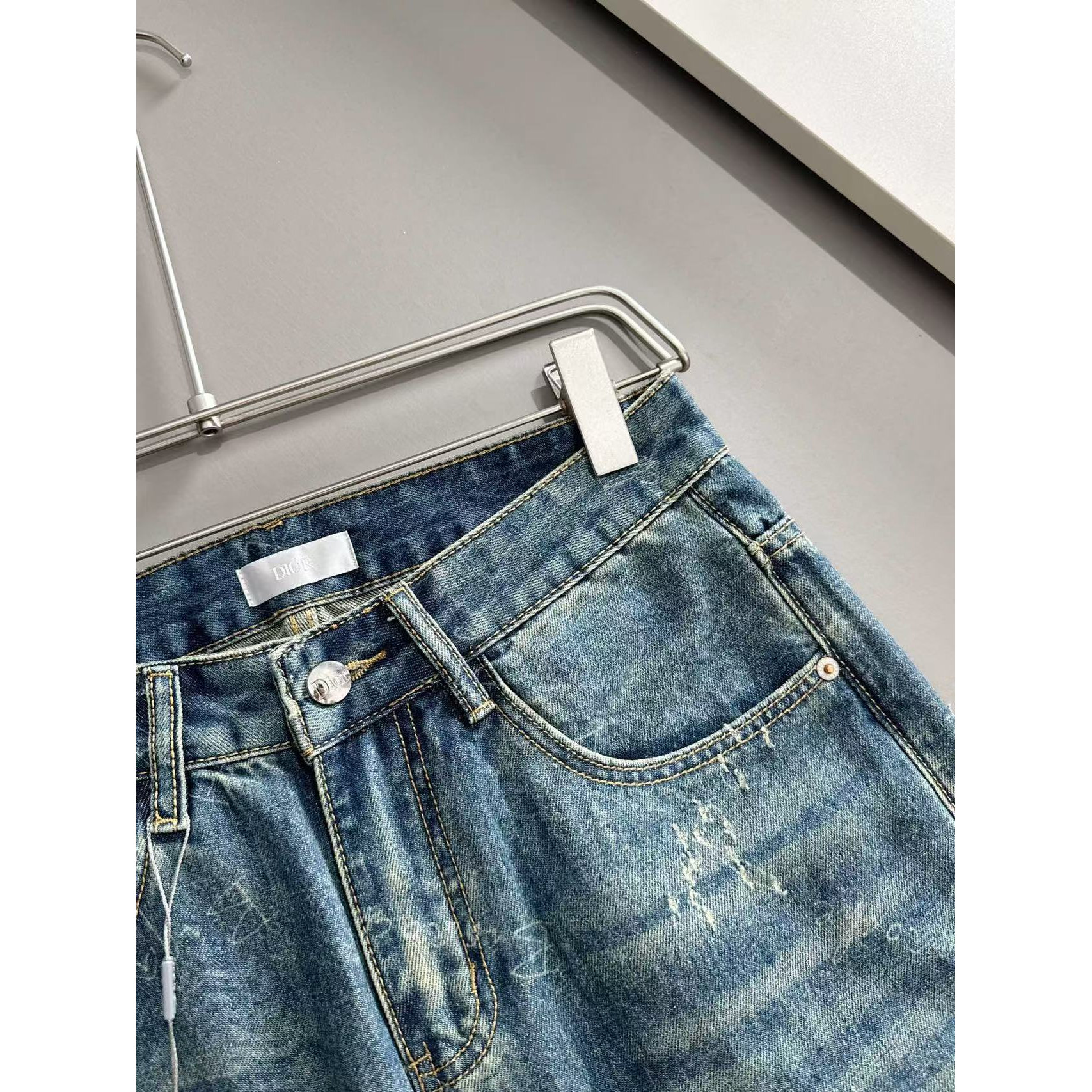 <p>DIOR&nbsp;四季款经典牛仔裤直筒长裤(藍)</p>