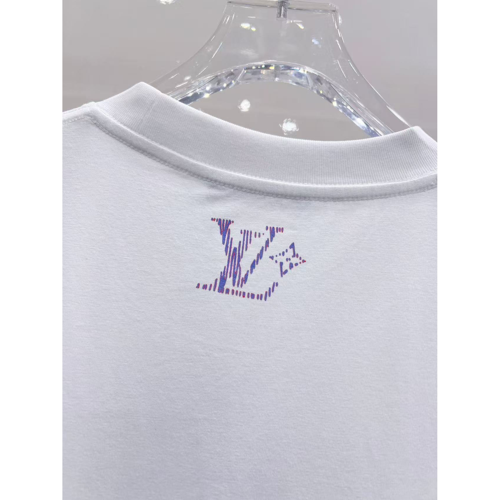 <p>LV 短袖圆领T恤(白)</p>
