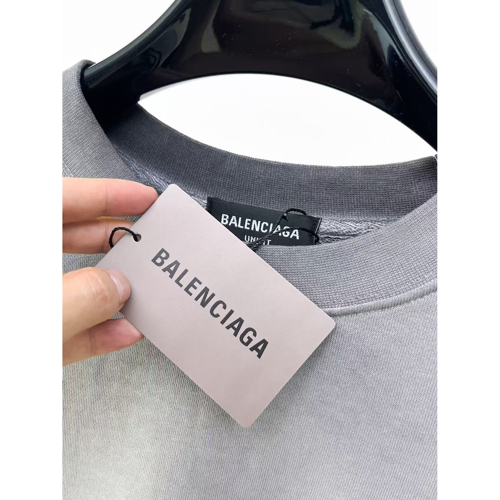 <p>Balenciaga 圓領長袖T恤(洗水灰)</p>