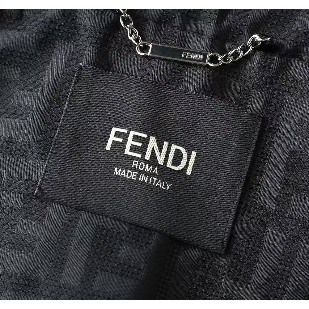 <p>FENDI 男士夹克外套(800839)</p>