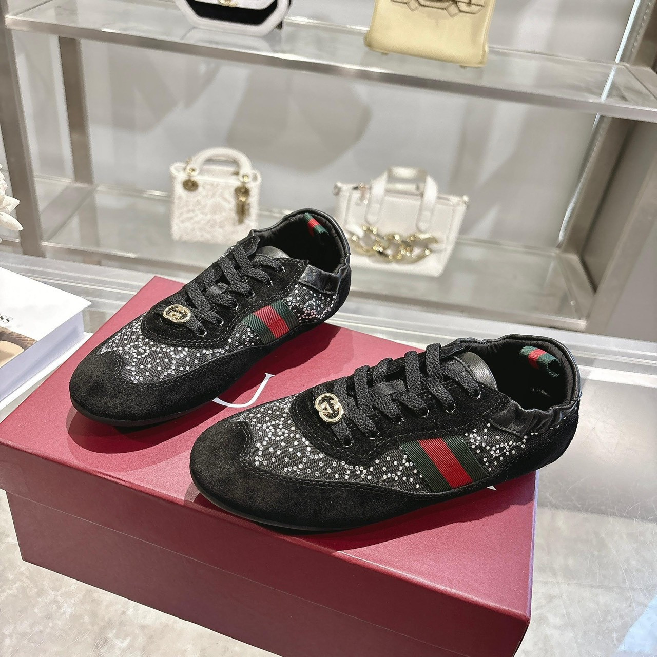 <p>GUCCI 水晶钻鞋(黑)</p>