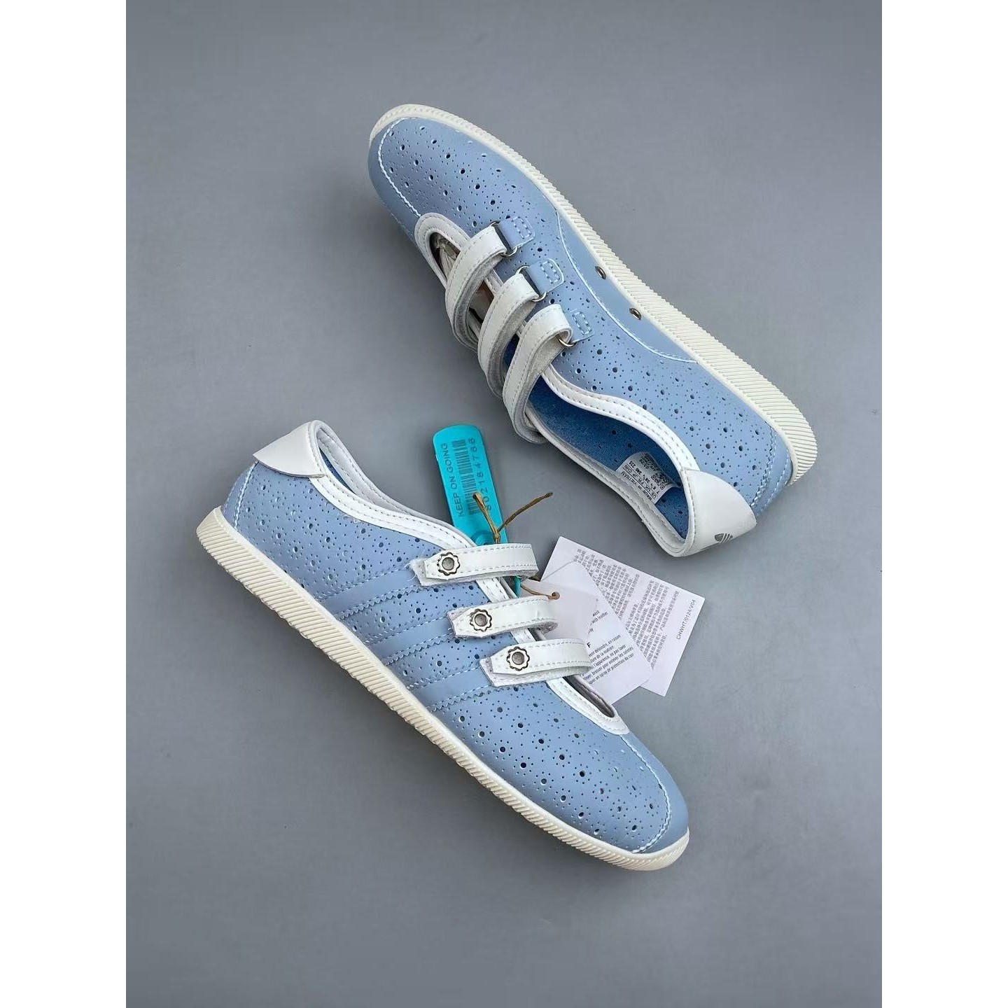 <p>Adidas 玛丽珍鞋(藍)</p>