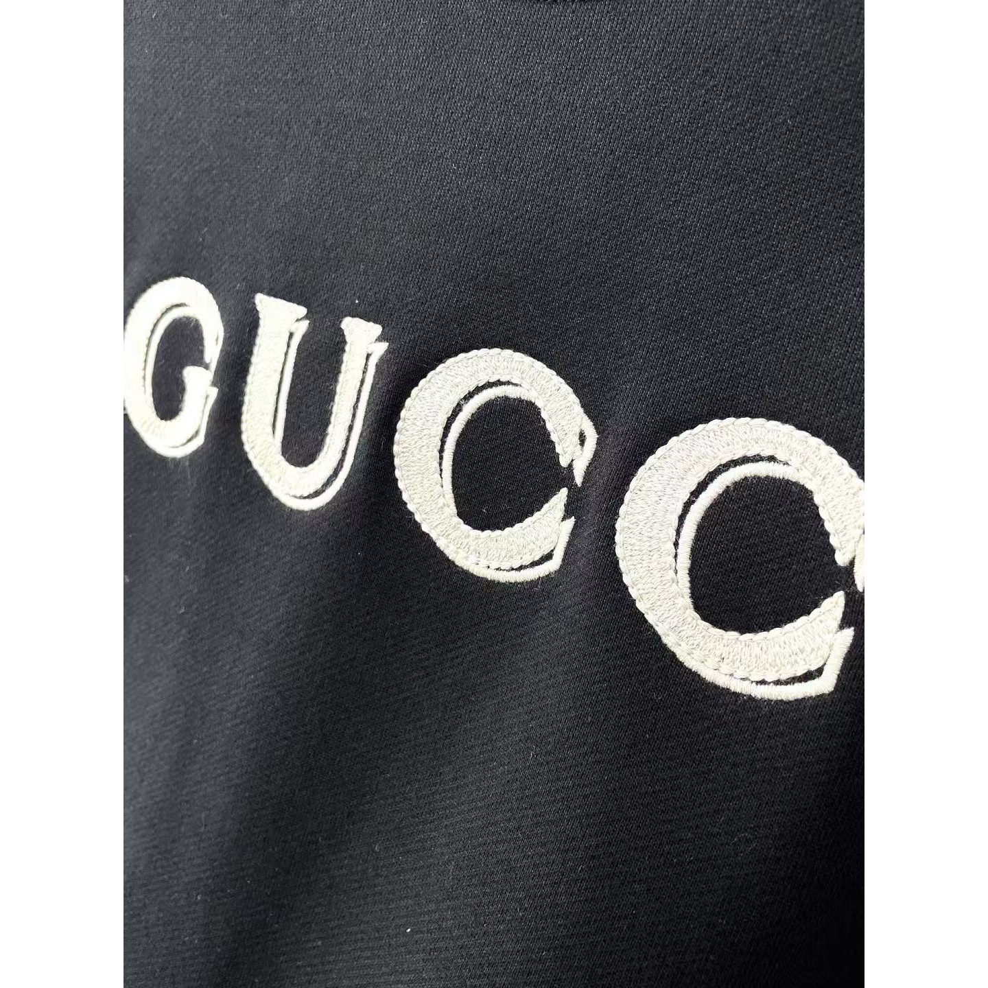 <p>GUCCI 圆领卫衣(黑)</p>