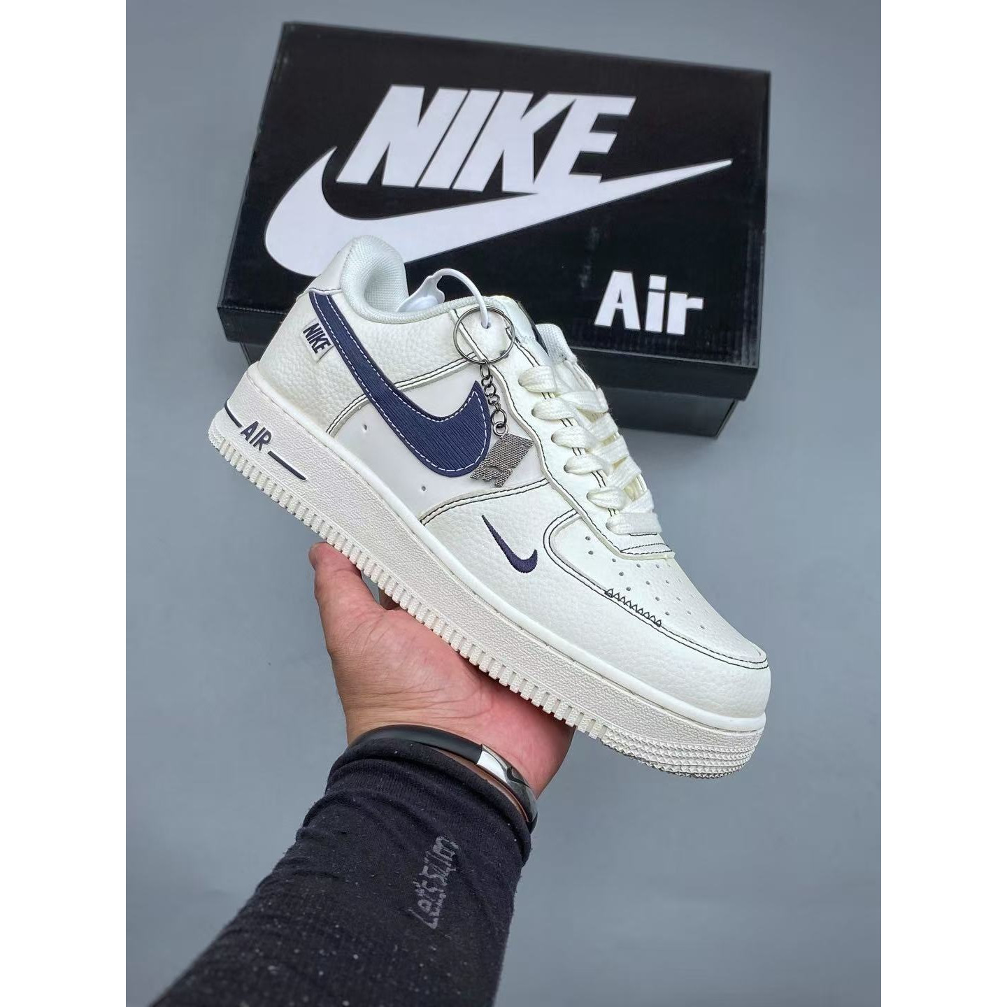 <p>XC版 Nike Air Force1 07 low &nbsp;联名款</p>
