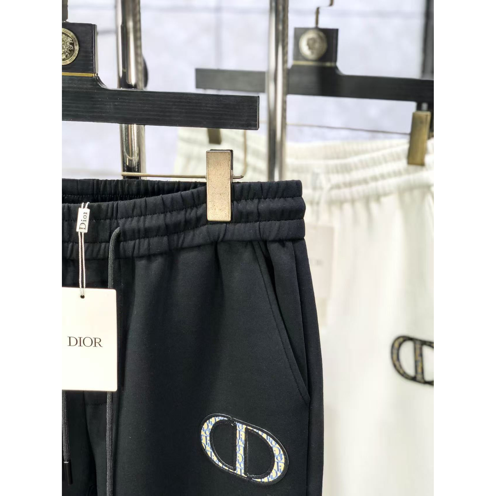 <p>DIOR&nbsp;高品质时尚休闲裤(782951)</p>