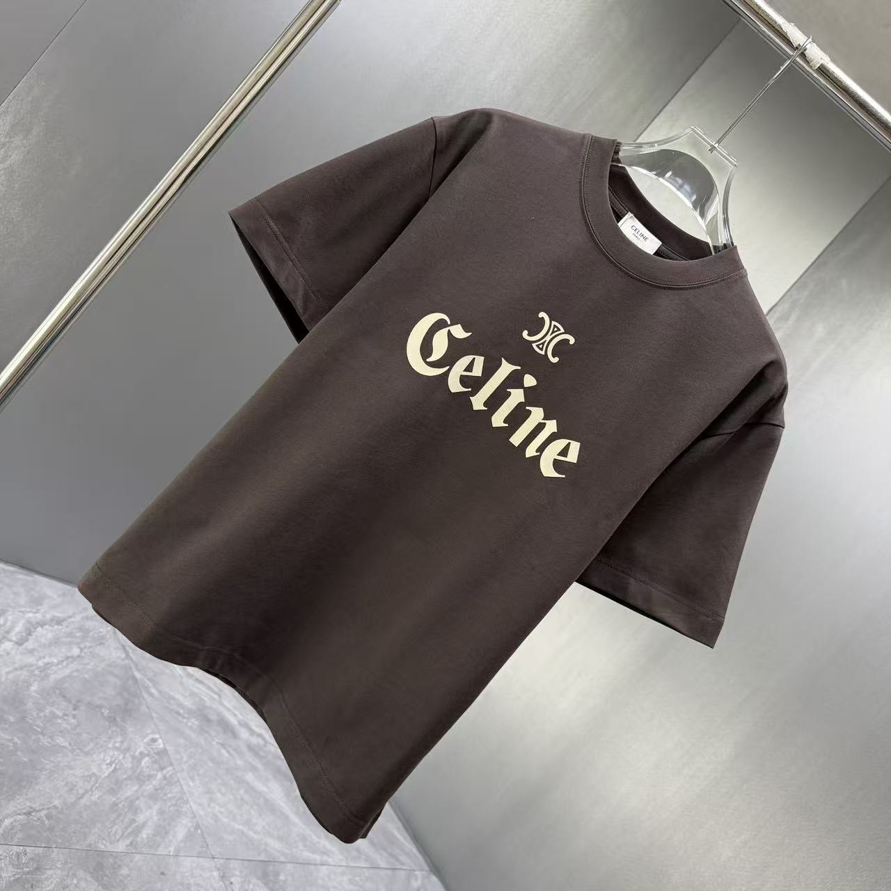 <p>CELINE 短袖T恤(棕)</p>