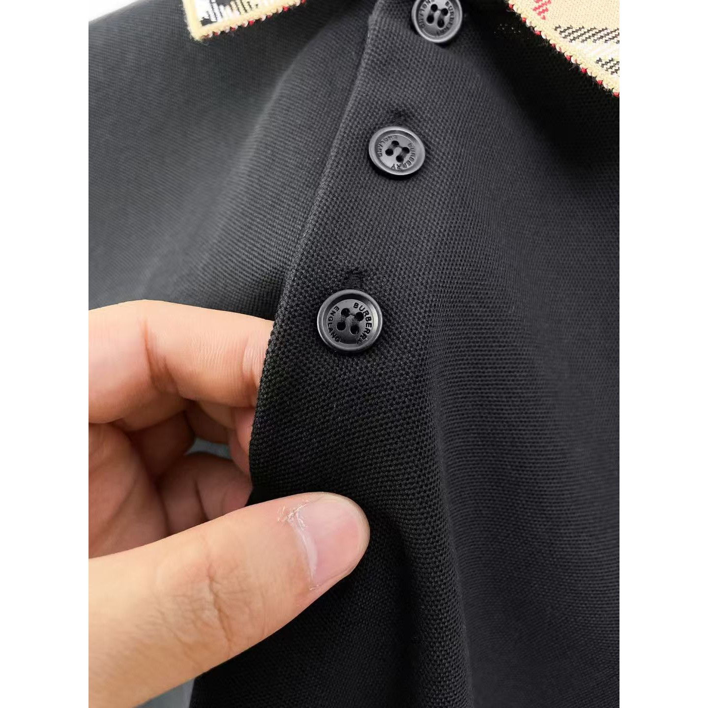 <p>BURBERRY 长袖Polo衫(黑)</p>