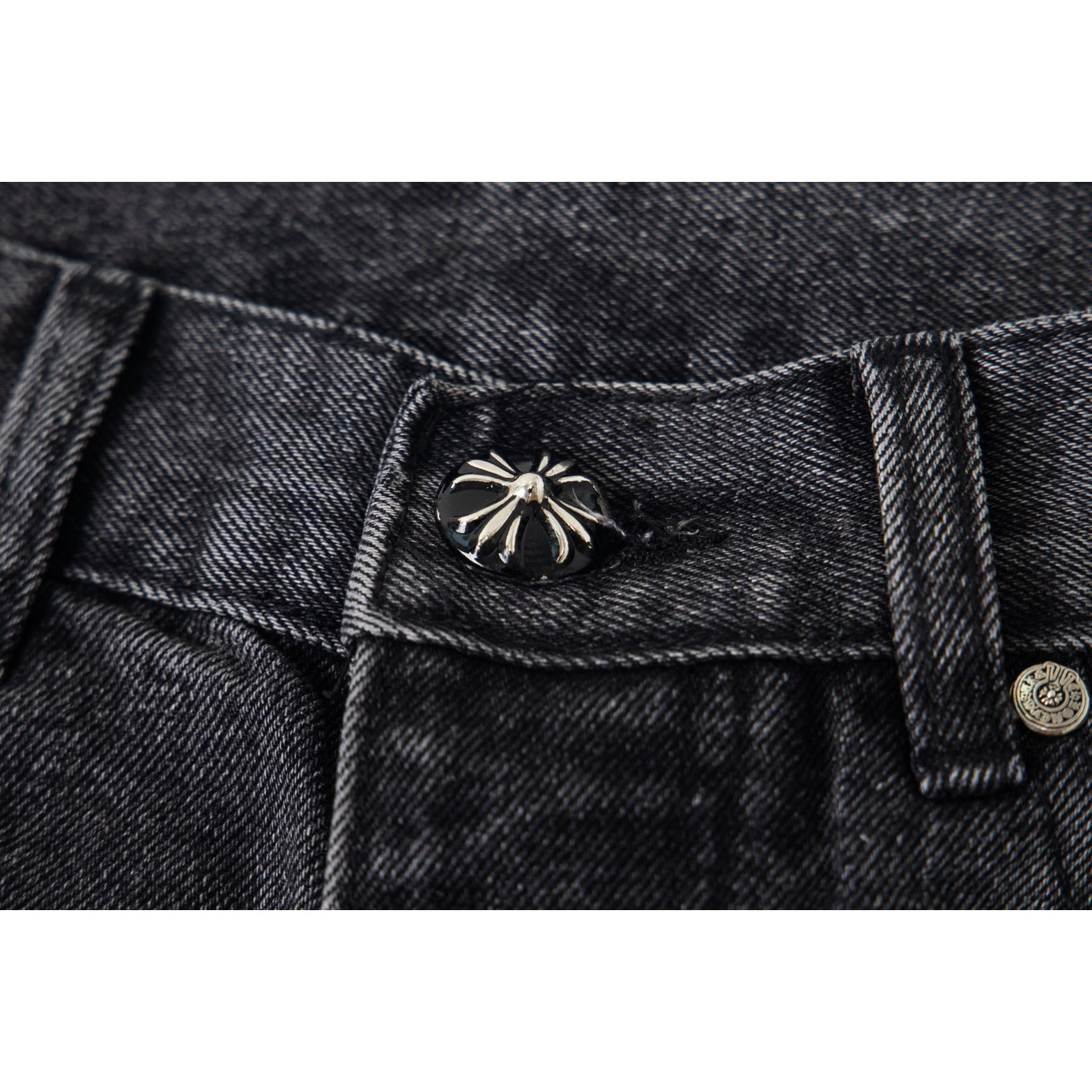 <p>CHROME HEARTS 铆钉款工装牛仔裤(1761#)</p>