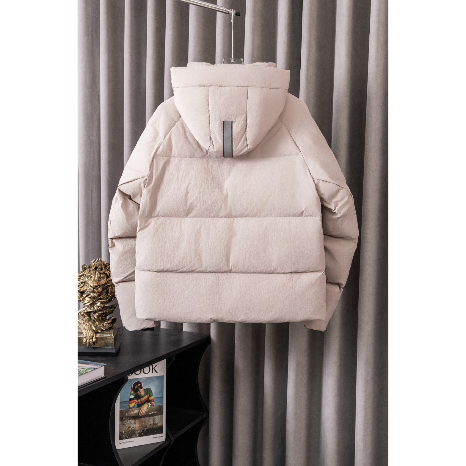 <p>Canada Goose Junction 黑标短款羽绒服(欧阳娜娜同款)(白色)</p>
