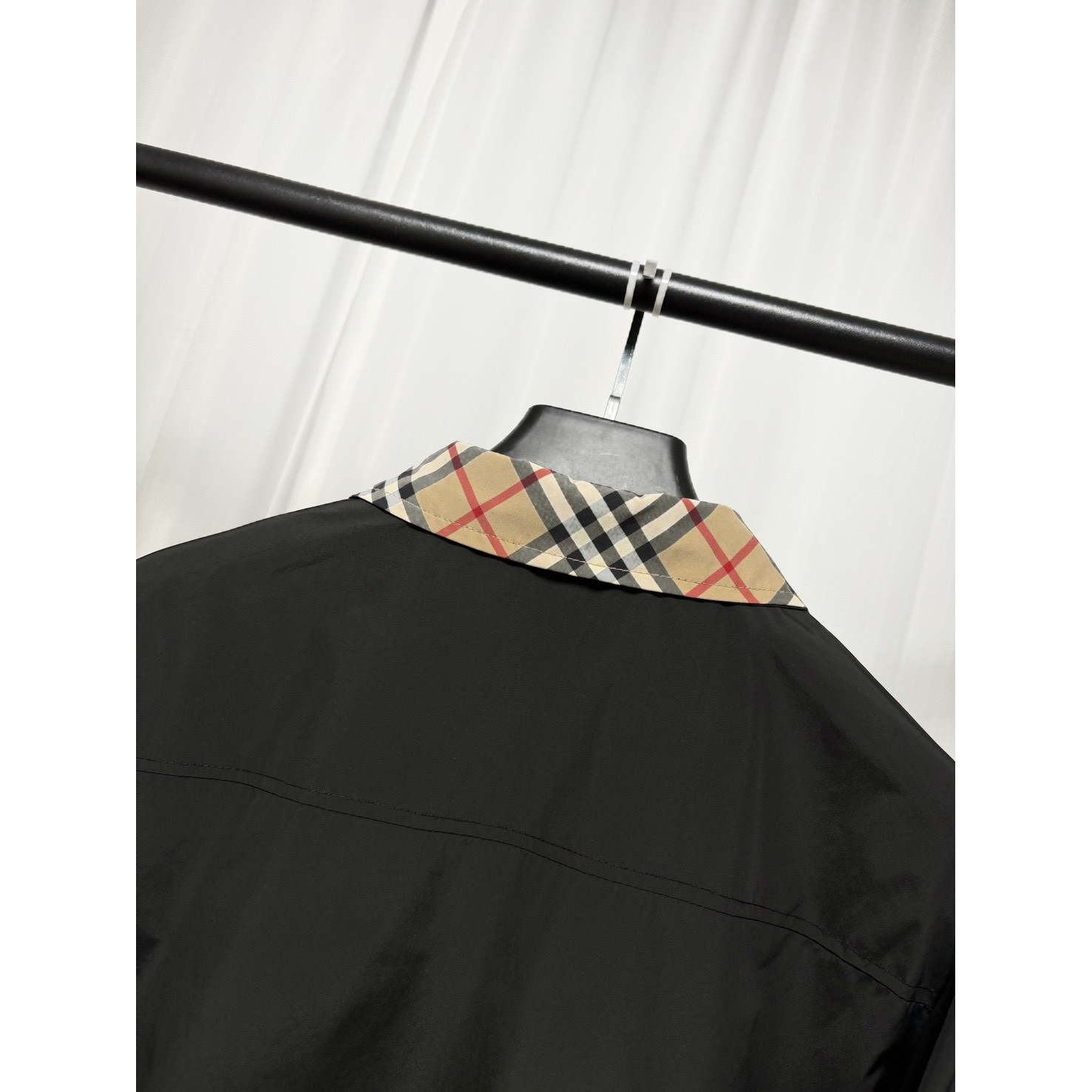 <p>Burberry 夹克外套</p>