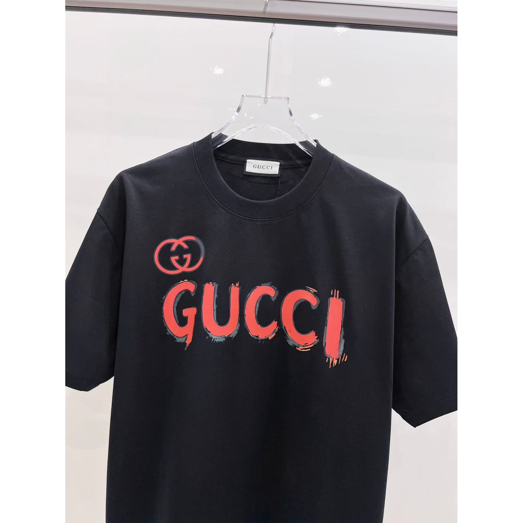 <p>GUCCI 短袖圆领T恤(黑)</p>