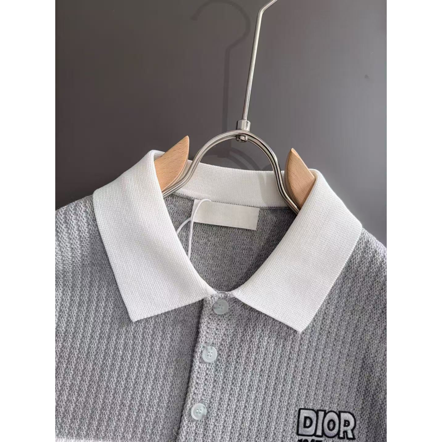 <p>DIOR 男款短袖T恤(786900)</p>