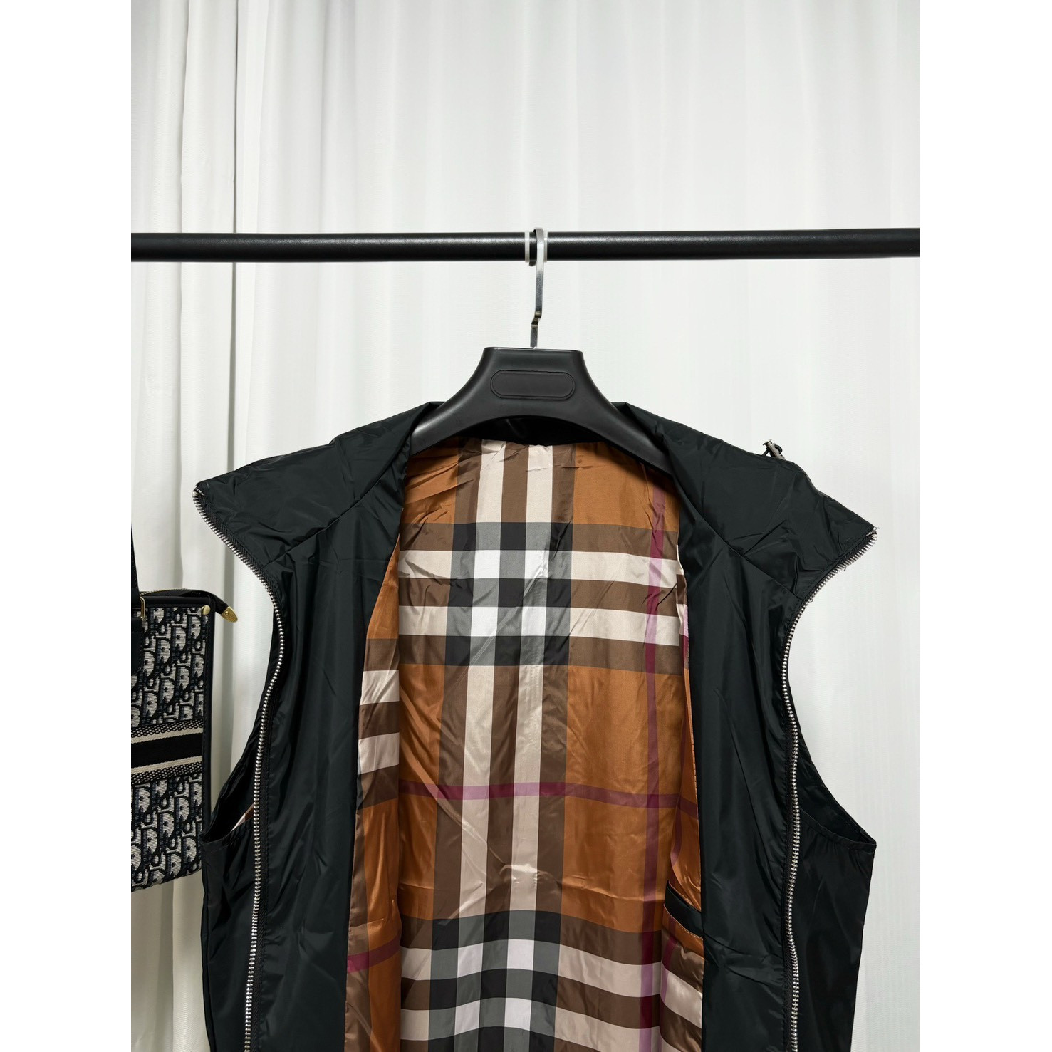 <p>Burberry 连帽马甲外套</p>
