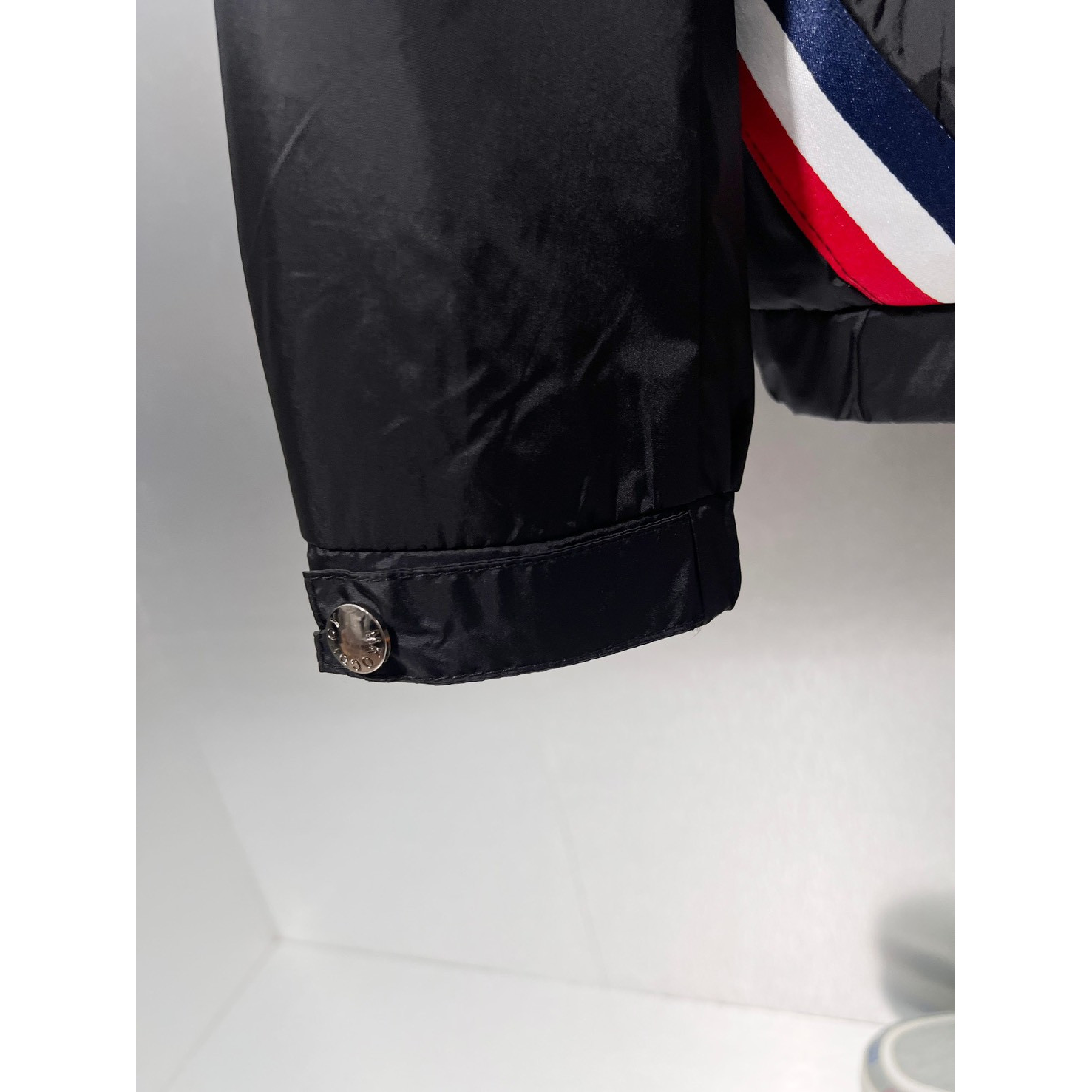 <p>MONCLER 夹克外套(黑)</p>