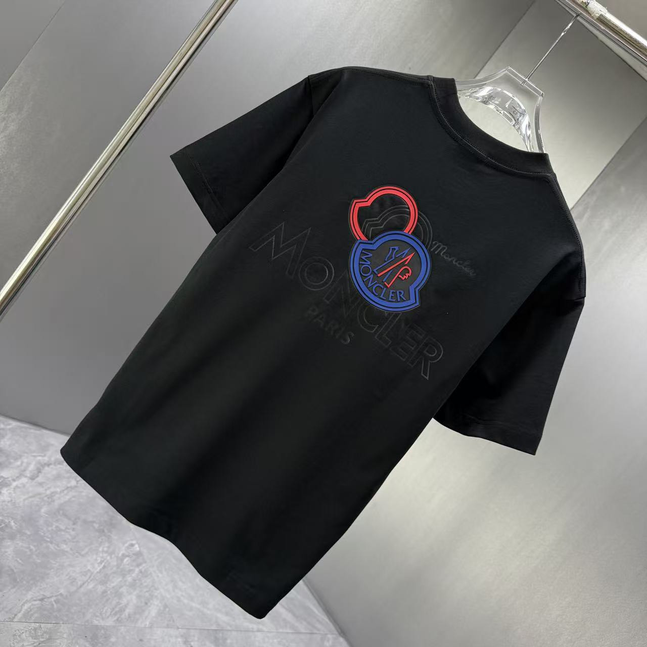 <p>Moncler 短袖T恤(黑)</p>