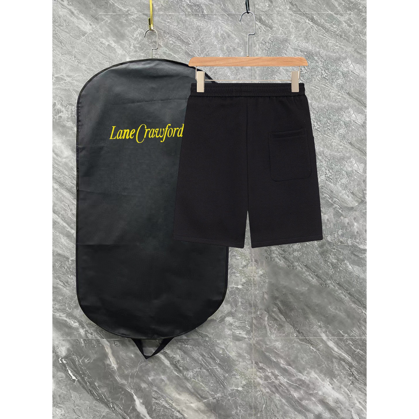 <p>DIOR 休闲短裤(黑)</p>