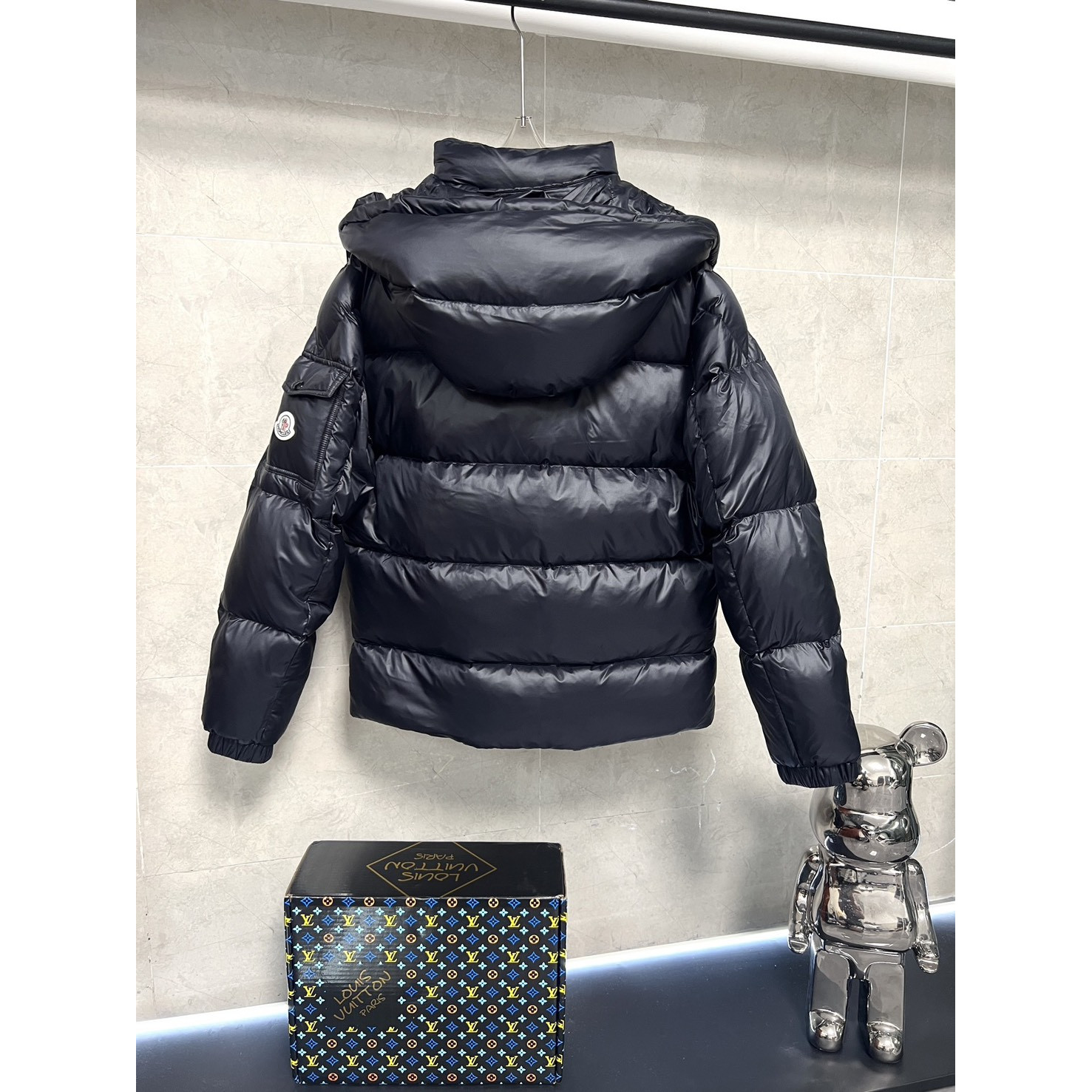 <p>Moncler 羽绒服 (黑)</p>
