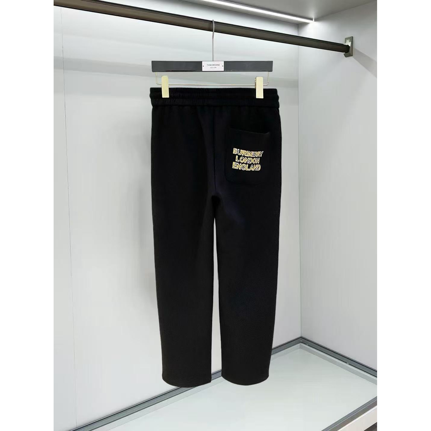 <p>BURBERRY 男士长裤(782441)</p>