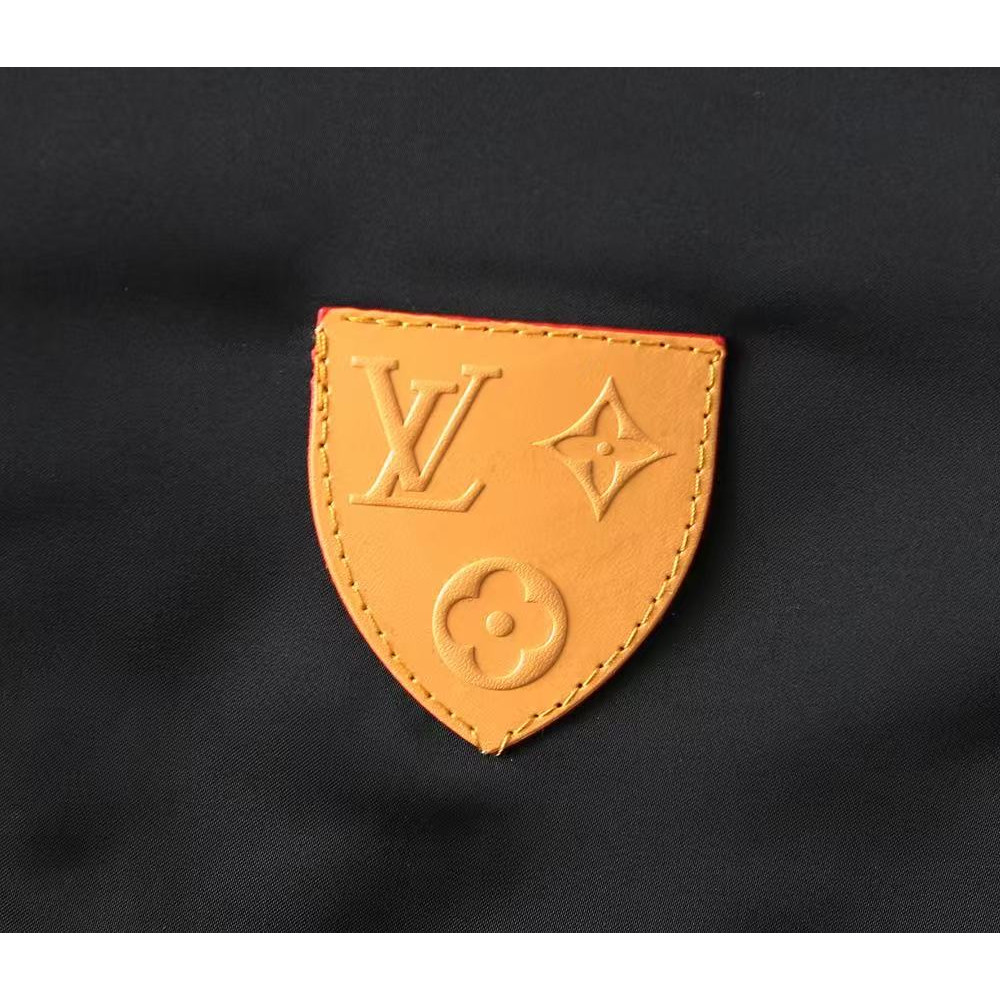 <p>LV 男士夹克外套(800871)</p>