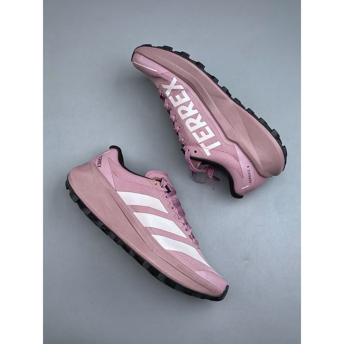 <p>adidas Terrex Agravic 4 越野跑鞋 (粉)</p>