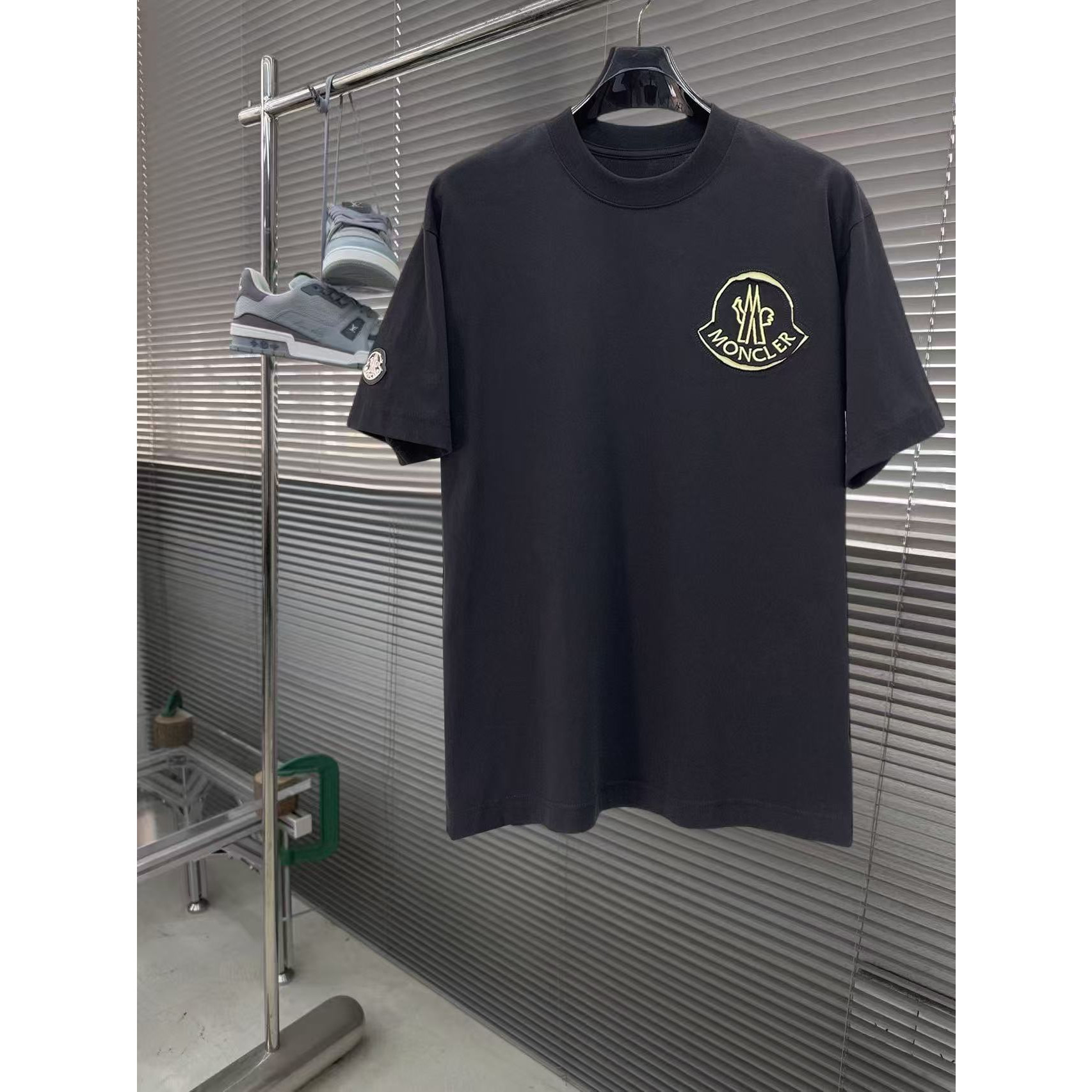 <p>CHROME HEARTS 专柜新款短袖T恤(黑)</p>
