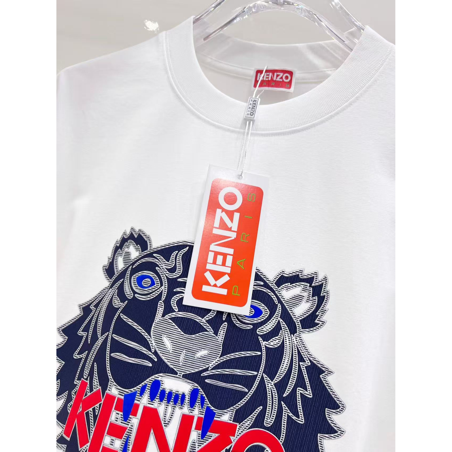 <p>KENZO&nbsp;短袖圆领T恤(白)</p>