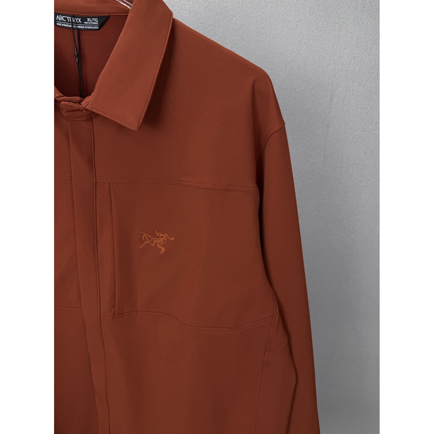 <p>Arc'teryx 情侣款翻领夹克外套(橙色)</p>