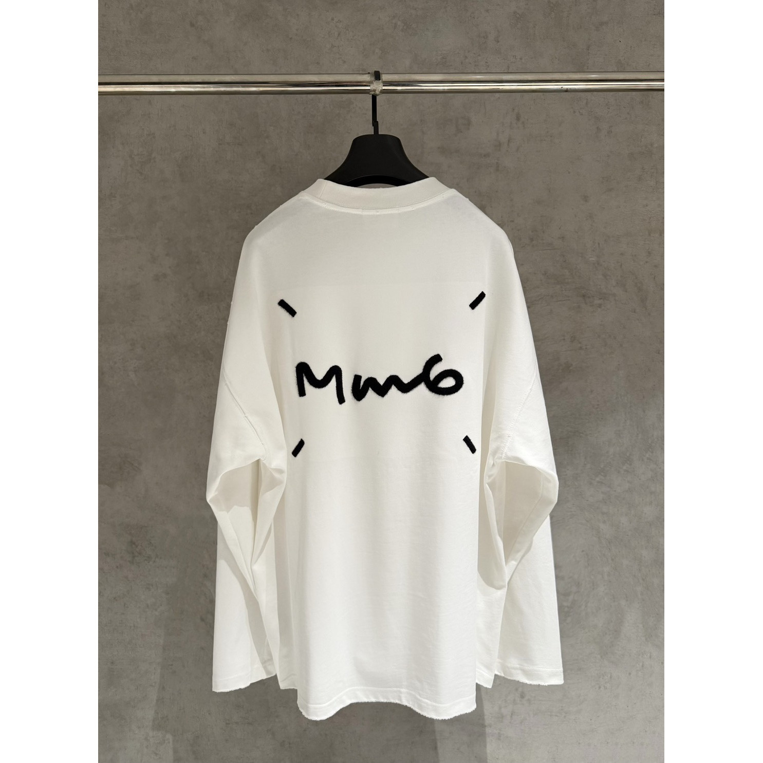 <p>Maison Margiela 长袖T恤(白B04)</p>