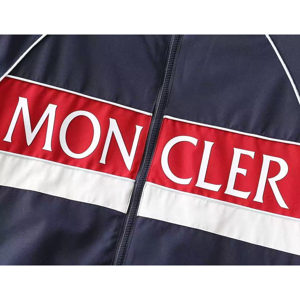 <p>MONCLER&nbsp;男士夹克外套(800858)</p>